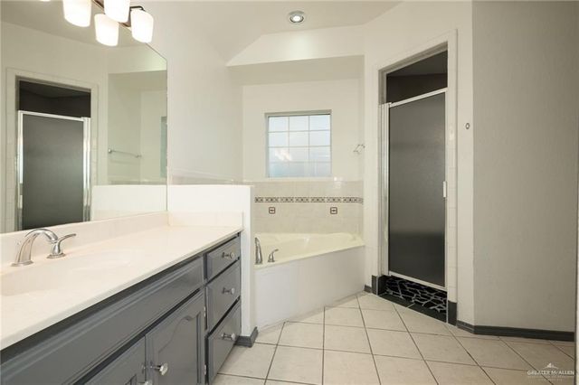 871 S Quail Hollow Drive, Weslaco, TX 78596