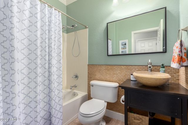 6007 W CHARLOTTE Drive, Glendale, AZ 85310