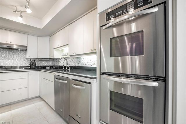 4004 Atlantic Ave Apt PH3, Virginia Beach, VA 23451