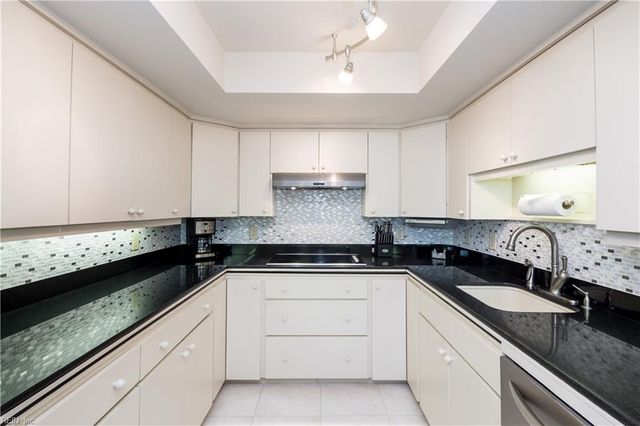 4004 Atlantic Ave Apt PH3, Virginia Beach, VA 23451