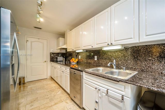 1413 Sunset Harbour Dr 209, Miami Beach, FL 33139