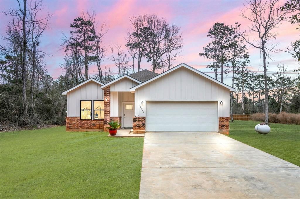 14855 Pine Drive, Conroe, TX 77302