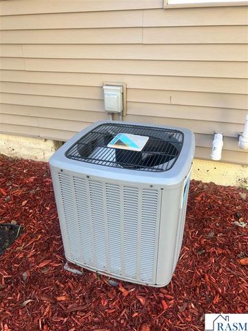 221 W Main Street, St. Clair, MN 56080