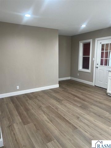 221 W Main Street, St. Clair, MN 56080