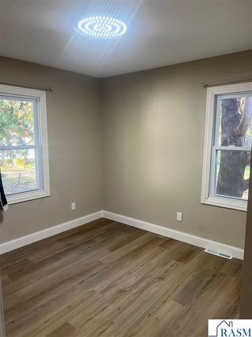 221 W Main Street, St. Clair, MN 56080