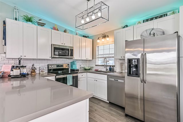 4126 Reeves Drive, Galveston, TX 77554