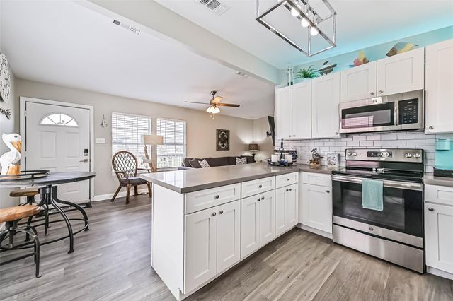 4126 Reeves Drive, Galveston, TX 77554