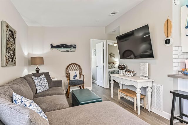 4126 Reeves Drive, Galveston, TX 77554