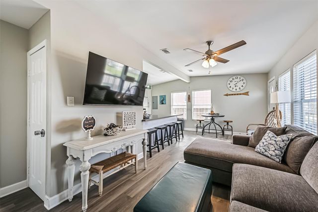 4126 Reeves Drive, Galveston, TX 77554