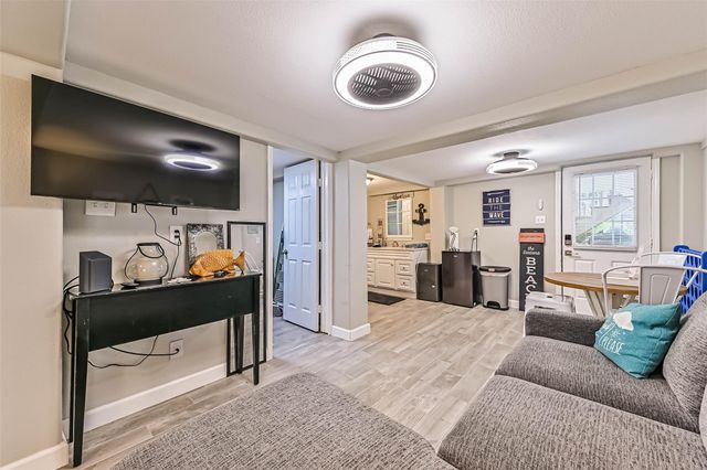 4126 Reeves Drive, Galveston, TX 77554