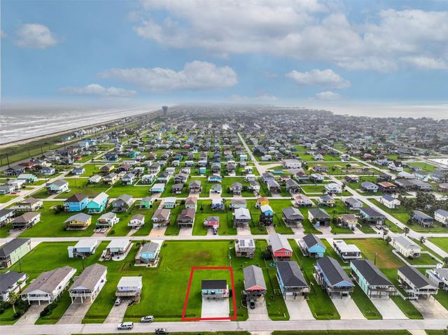 4126 Reeves Drive, Galveston, TX 77554