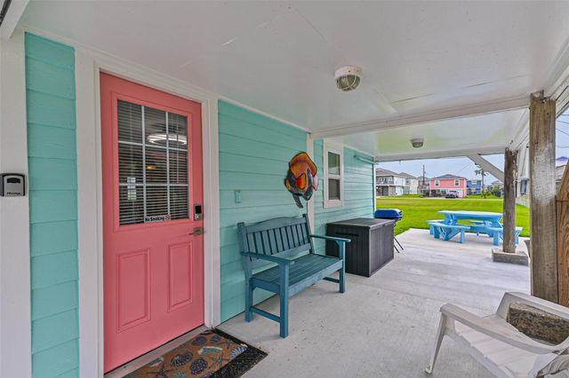 4126 Reeves Drive, Galveston, TX 77554