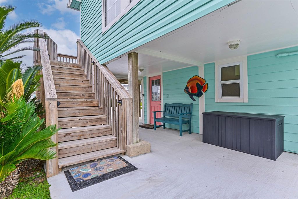 4126 Reeves Drive, Galveston, TX 77554