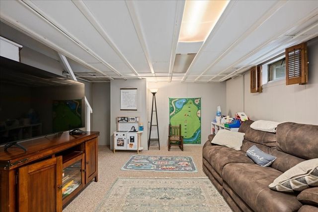 192 Prospect St, Auburn, MA 01501