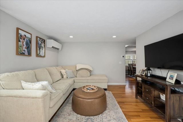 192 Prospect St, Auburn, MA 01501