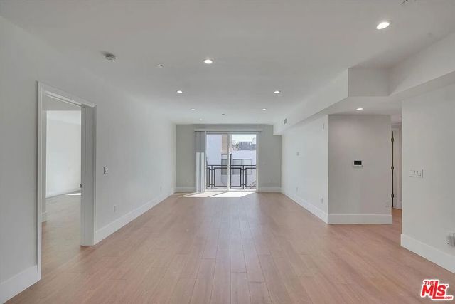 14419 Riverside Drive 306, Sherman Oaks, CA 91423