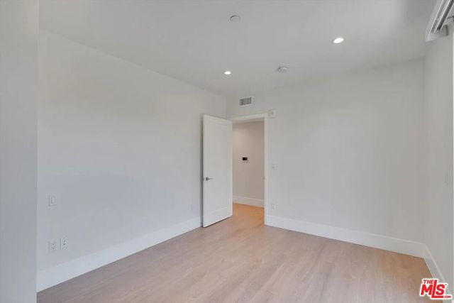 14419 Riverside Drive 306, Sherman Oaks, CA 91423
