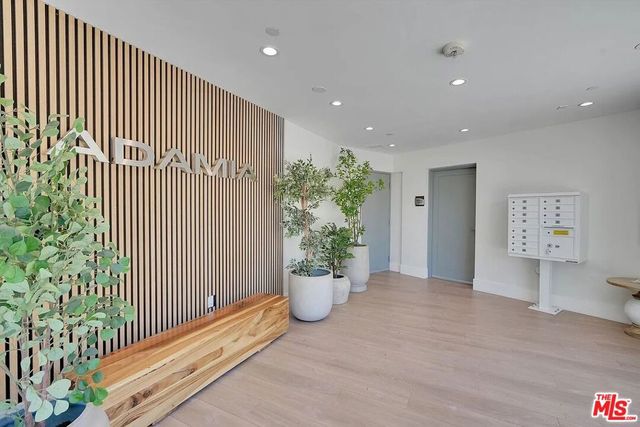 14419 Riverside Drive 306, Sherman Oaks, CA 91423