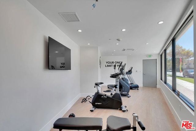 14419 Riverside Drive 306, Sherman Oaks, CA 91423