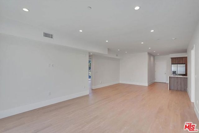 14419 Riverside Drive 306, Sherman Oaks, CA 91423