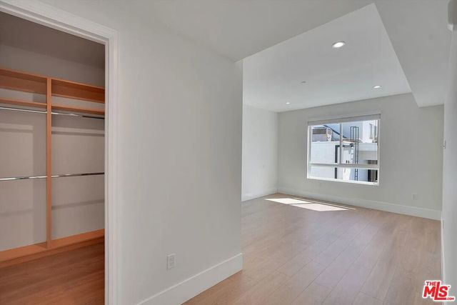 14419 Riverside Drive 306, Sherman Oaks, CA 91423