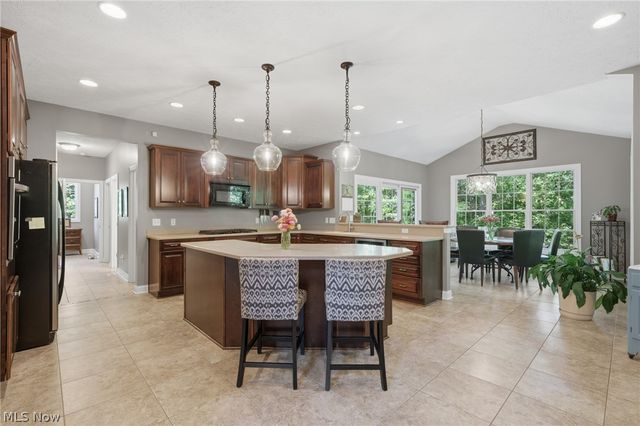 255 Pamilla Circle, Avon Lake, OH 44012