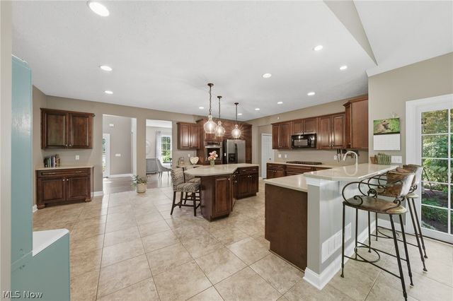 255 Pamilla Circle, Avon Lake, OH 44012