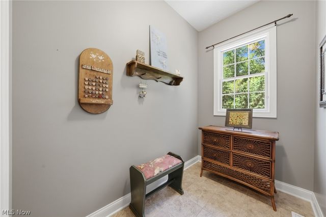 255 Pamilla Circle, Avon Lake, OH 44012