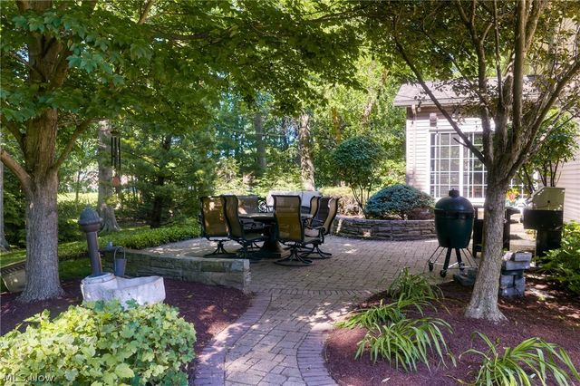 255 Pamilla Circle, Avon Lake, OH 44012