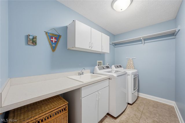 255 Pamilla Circle, Avon Lake, OH 44012