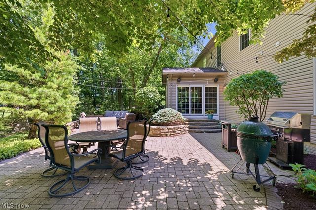 255 Pamilla Circle, Avon Lake, OH 44012
