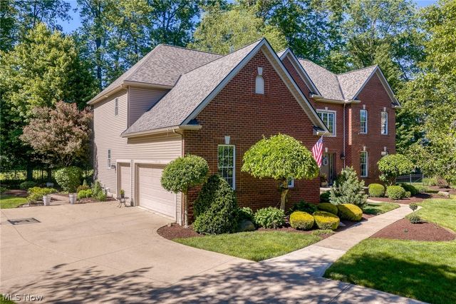 255 Pamilla Circle, Avon Lake, OH 44012
