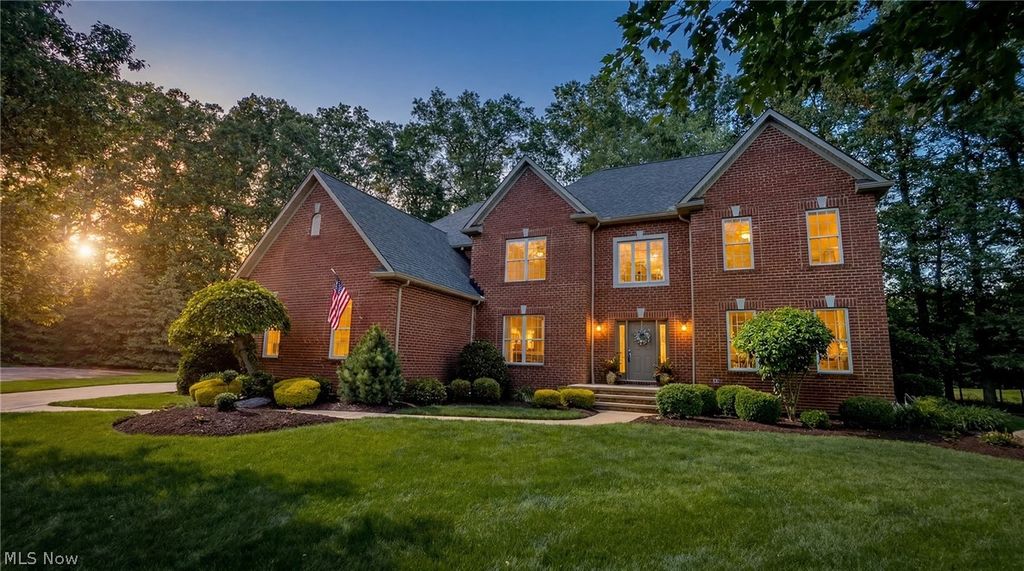 255 Pamilla Circle, Avon Lake, OH 44012