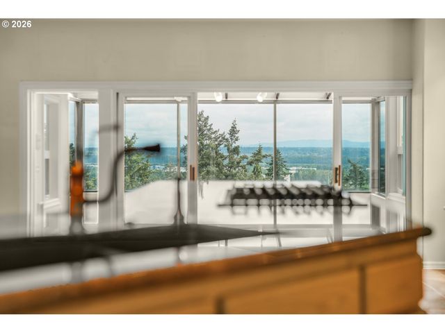 9101 Ne CLIFF St, Portland, OR 97220