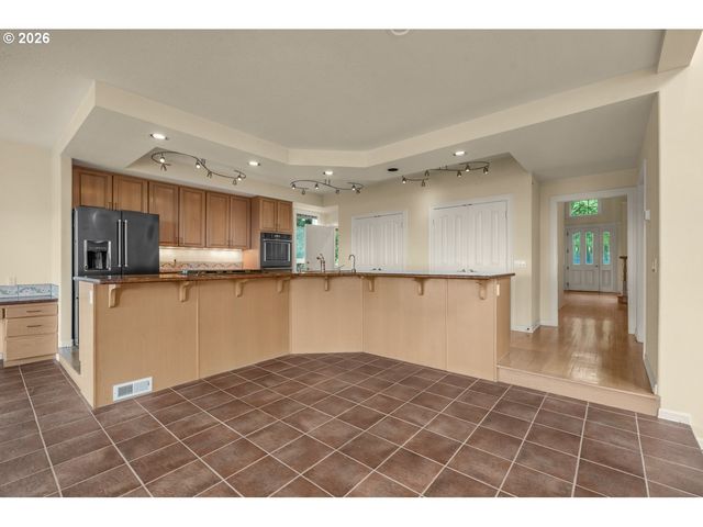 9101 Ne CLIFF St, Portland, OR 97220