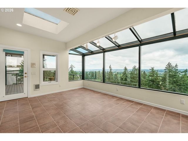 9101 Ne CLIFF St, Portland, OR 97220