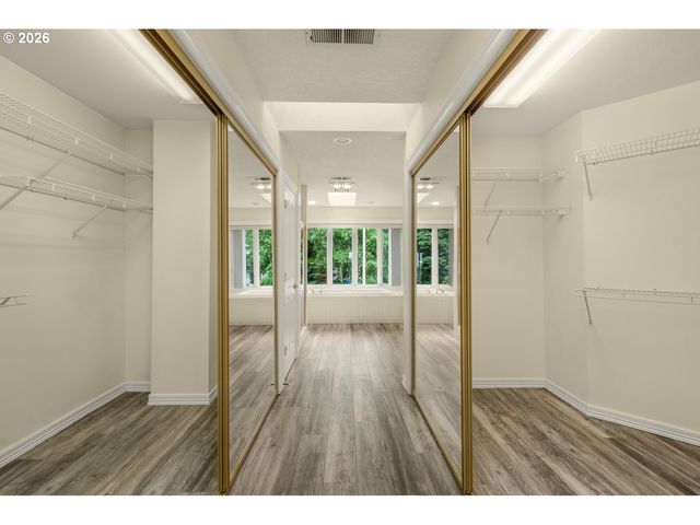 9101 Ne CLIFF St, Portland, OR 97220