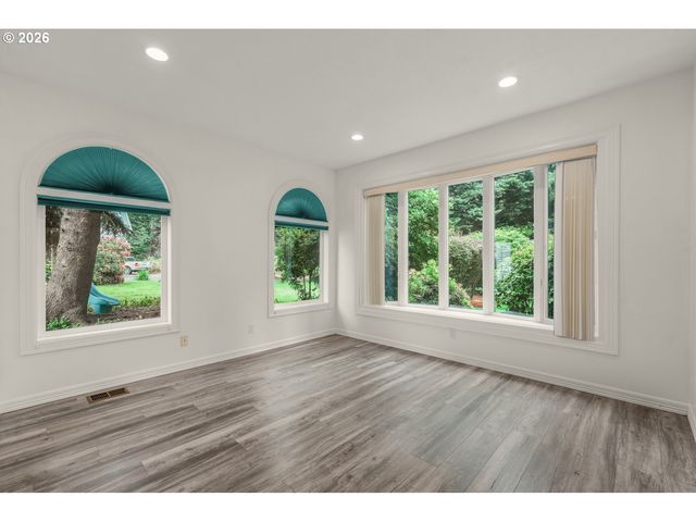 9101 Ne CLIFF St, Portland, OR 97220