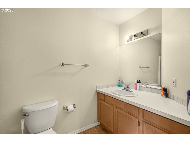 9101 Ne CLIFF St, Portland, OR 97220