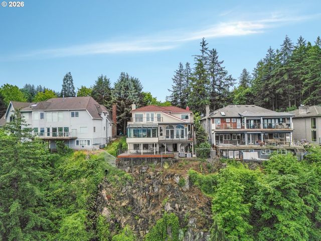 9101 Ne CLIFF St, Portland, OR 97220
