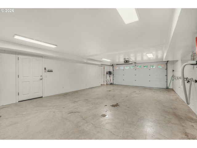 9101 Ne CLIFF St, Portland, OR 97220