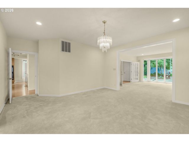 9101 Ne CLIFF St, Portland, OR 97220