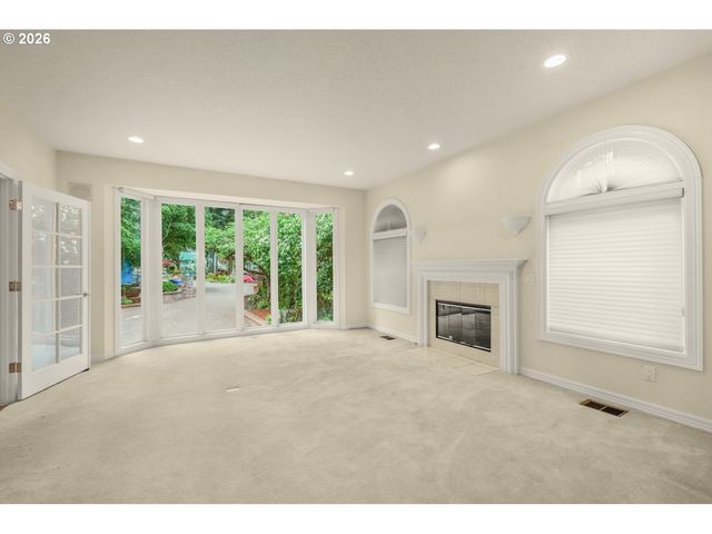 9101 Ne CLIFF St, Portland, OR 97220