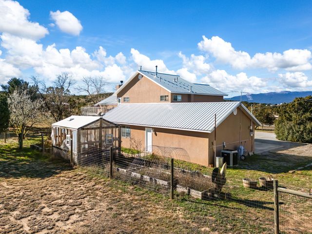 335 Sedillo Road, Tijeras, NM 87059