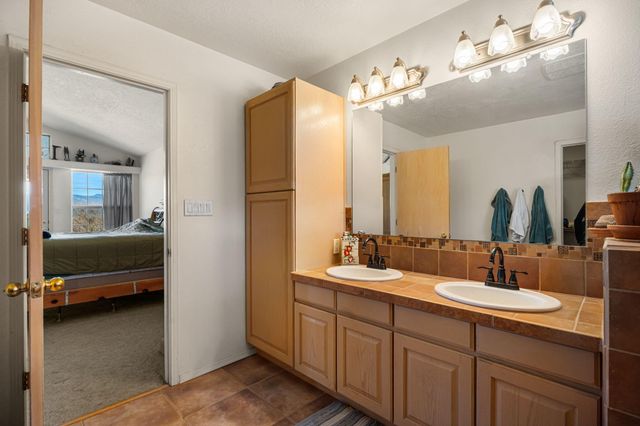 335 Sedillo Road, Tijeras, NM 87059