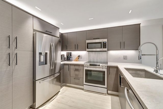 6699 NW 2nd Avenue 313, Boca Raton, FL 33487