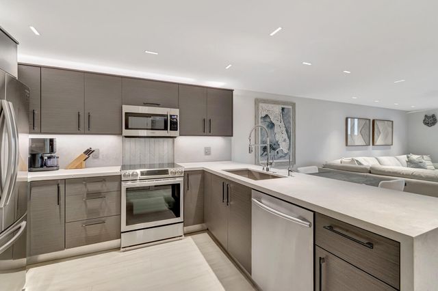 6699 NW 2nd Avenue 313, Boca Raton, FL 33487