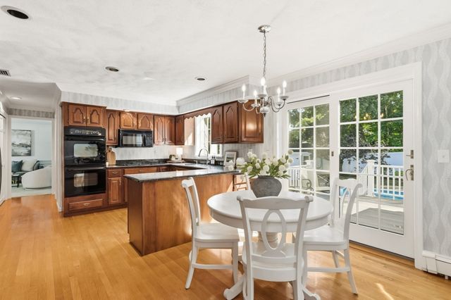 9 Peterson Rd, Peabody, MA 01960