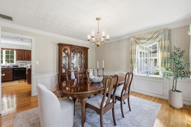 9 Peterson Rd, Peabody, MA 01960