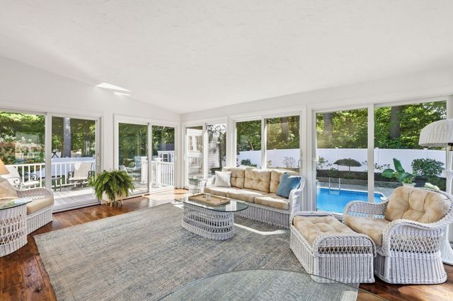 9 Peterson Rd, Peabody, MA 01960